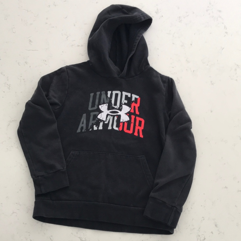 UA boys sweatshirt M